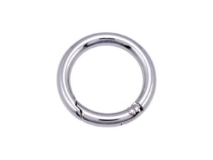 Otevíratelný přívěsek na klíče ve tvaru kruhu „Szekla“, průměr 32/6 mm